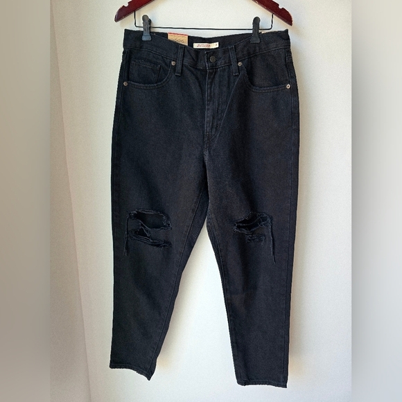 Levi's High Waisted Mom Jeans Denim Distressed Black Knee Ripped size 31 - Picture 1 of 9